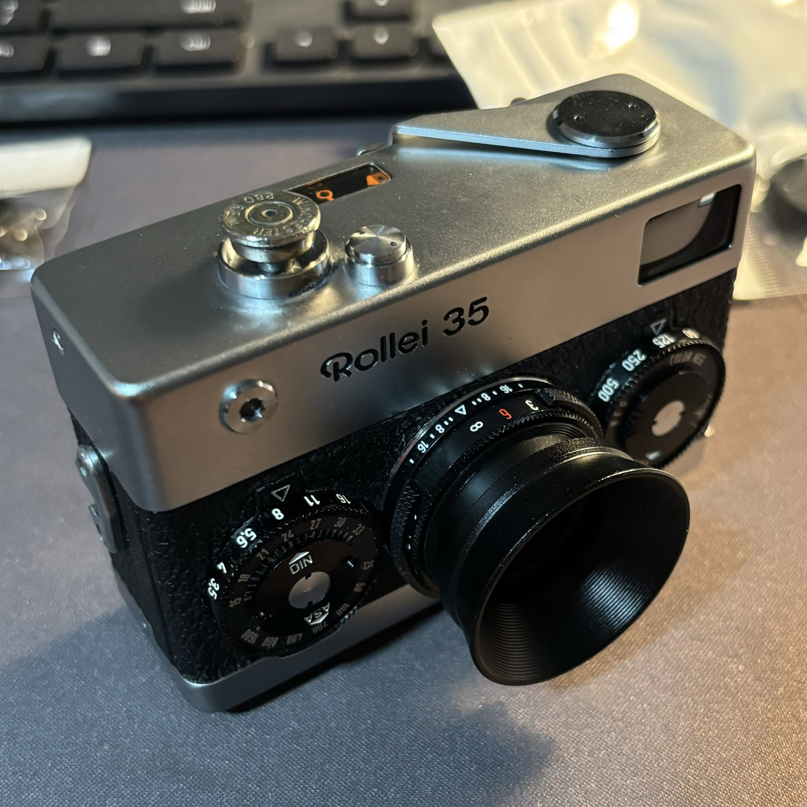 Capa de lente de metal CozyShot para Rollei 35 35T 35B 35TE 24mm x 0,5mm / 35S 35SE 35Classic Camera Rosca 30,5 x 0,5 mm