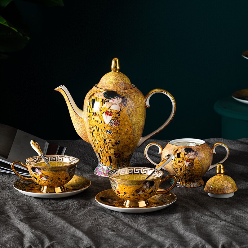 Bone China "Kus" Thee Set Theekopje Schotel Creamer Suiker Pot Theepot Mokken Lepel Dessert Platen Huishoudelijke Theewaar Coffeeware levert