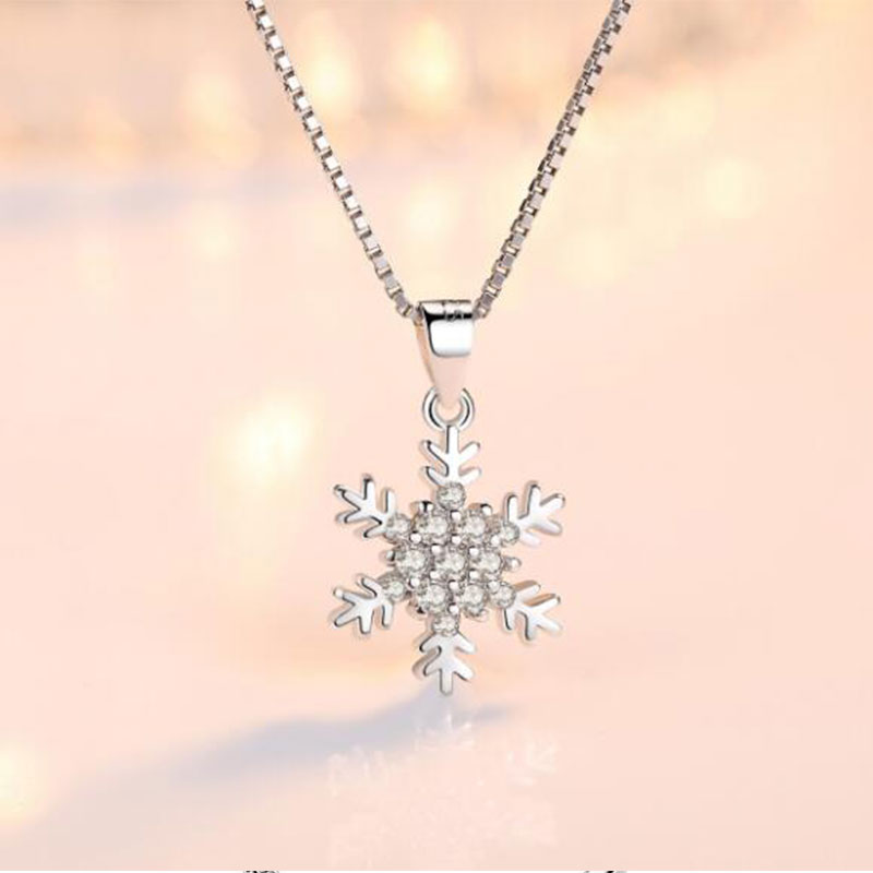 Delicate Snowflake Shiny Zircon Pendant Chain Necklace Year Christmas For Women Girls S-N186