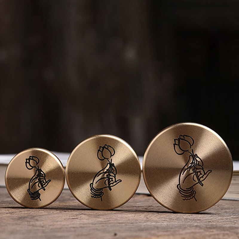 Brass Paperweights Round Metal Paperweight Painting Calligraphy Paper Pressing Prop Portable Pattern Rotating Paper Weights