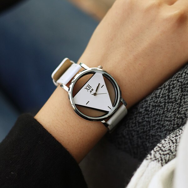 Hule trekant kvinder kvarts ure simpel nyhed og individualisme armbåndsur sort hvid læder ur: Hvid