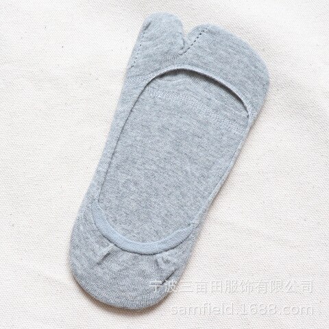 Women Cotton Two-toe Socks Solid Color Split Toe Shallow Mouth Non-slip Socks Summer Sweat-absorbent Invisible Socks WSD029: gray