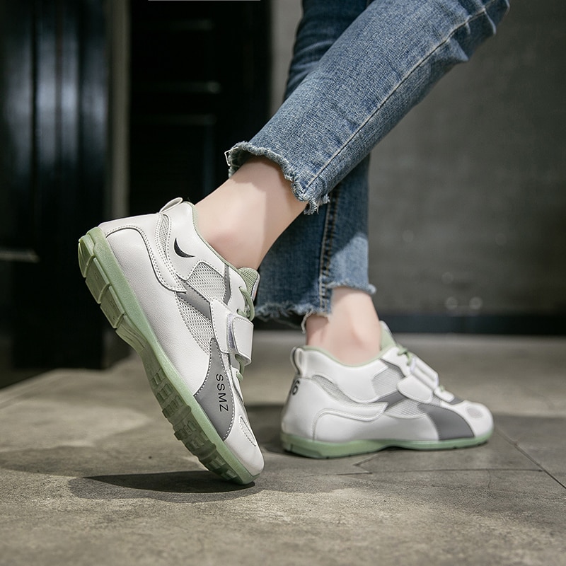 Sneakers til kvinder lave fritidssko blød bund behagelig dame air mesh sko colorblock velcro fladsko