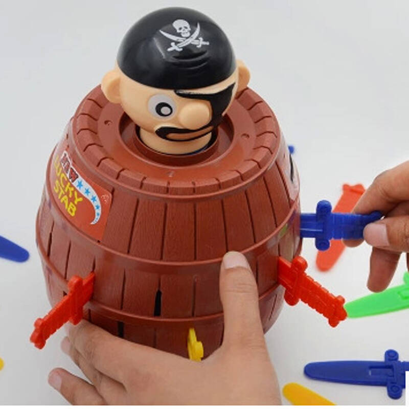 Strange Toys Pirates Decompression Tricky Barrel Plug Sword Game Crisis Bucket