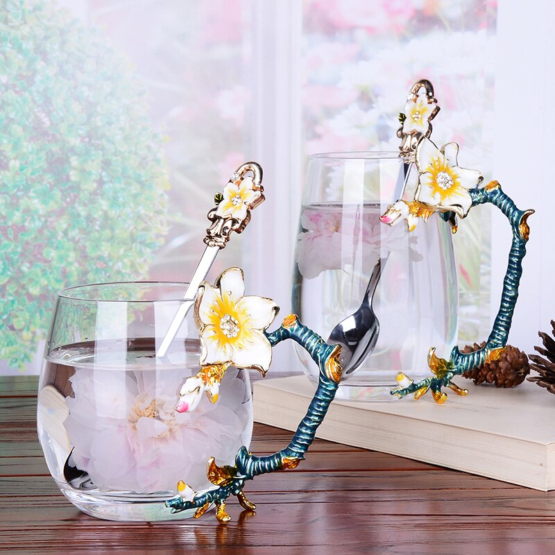 Topp blomster og rhinestones dekorert emalje kaffekopp krus blomst te glass melk kopper legering håndgrep kopper og krus