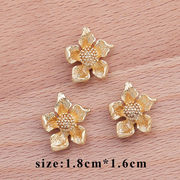 Gufeather  m336, smykketilbehør ,18k guldbelagte ,0.3 mikron, gør-det-selv-vedhæng, blomsterform, gør-det-selv øreringe, smykkefremstilling ,10 stk/parti: M33611