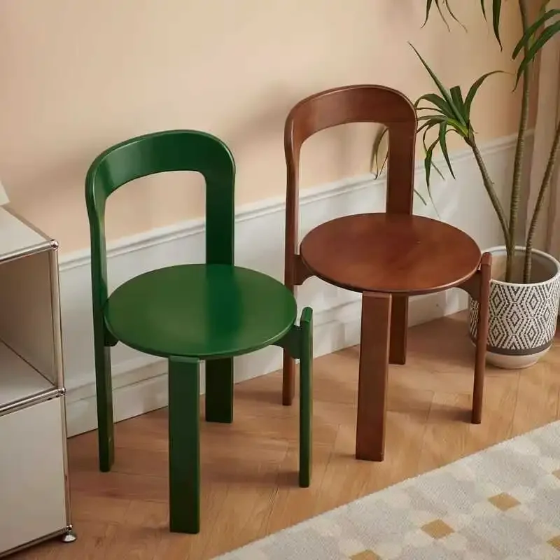 Noordse massief houten eetkamerstoel Stapelbaar Huishoudelijke zitplaatsen Licht Luxe gekleurde restaurantstoel Compact modern