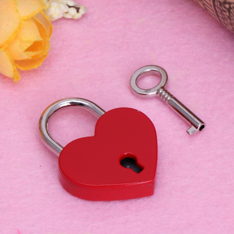 OOTDTY Heart Shape Vintage Old Antique Style Mini Archaize Padlocks Key Lock With key
