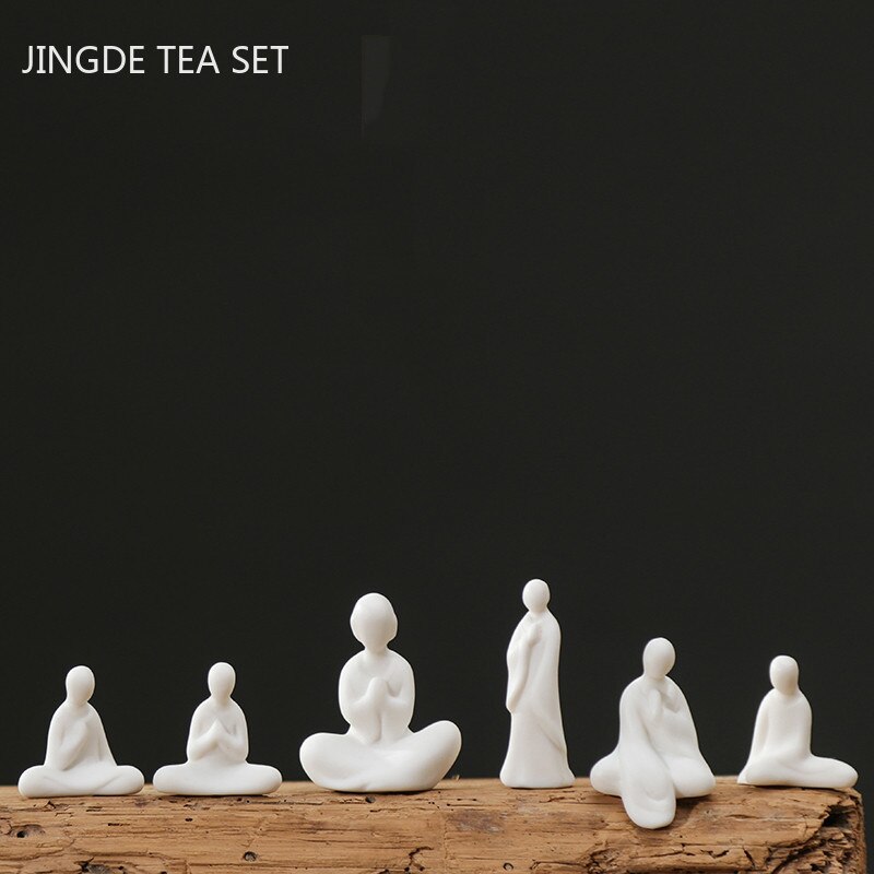 Chinesisch Weiß Porzellan Tee Haustier Mini Fingerspitze Buddha Mönch Statue Ornamente handgefertigt Keramik Kunsthandwerk Heimat Tee einstellen Dekoration