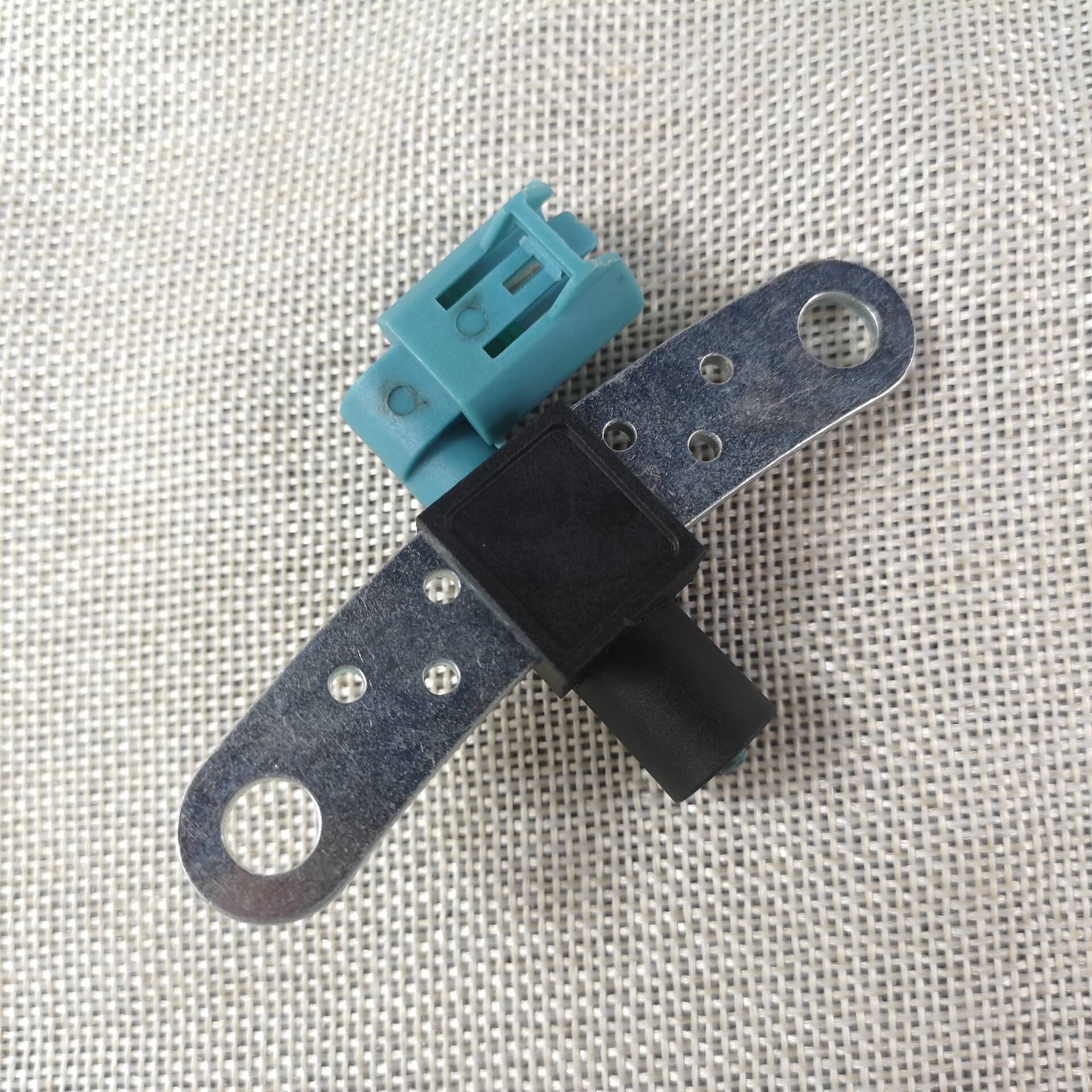 Crankshaft Position Sensor For NISSAN RENAULT CLIO ESPACE KANGOO LAGUNA MEGANE Thalia Dacia 7700101970 7700103069A 09110560