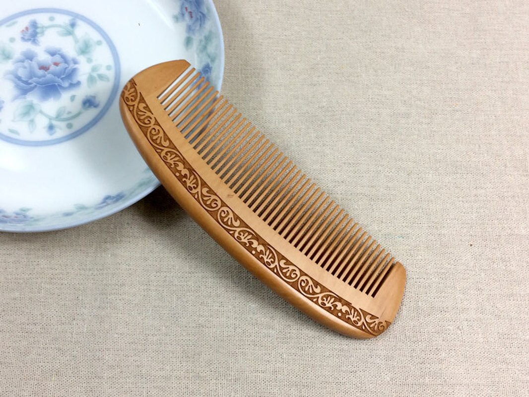 Natural Wide Tooth Peach Wood Comb Healthy No-static Massage Hair Wooden Comb Chinese Traditional Haircut Tool