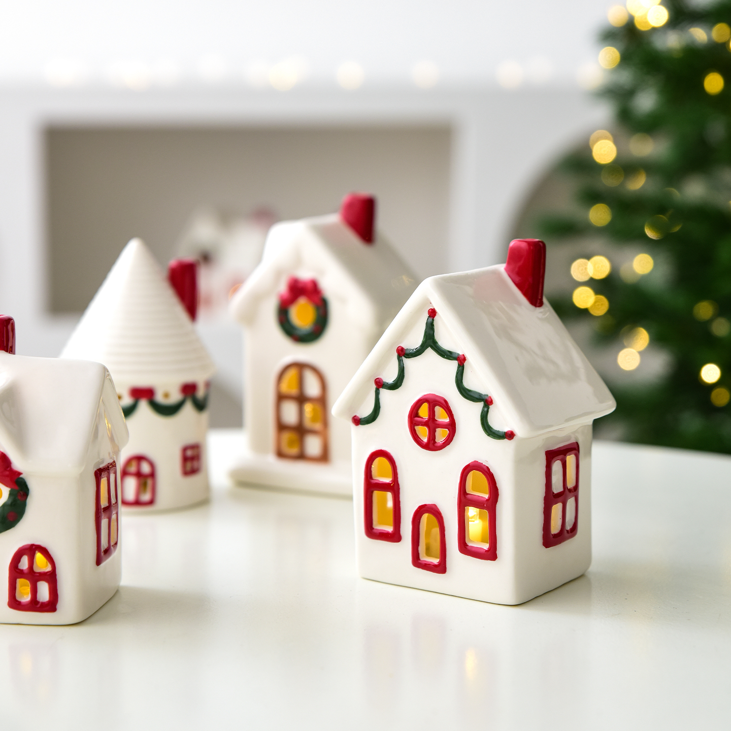Christmas Decorations Exquisite Ceramic Glowing Little House Set Tabletop Ornaments Create Party Decorations