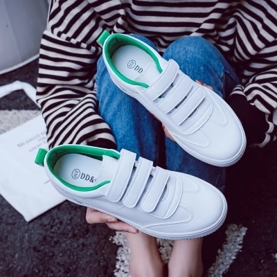 Kvinders sneakers sko kvinde ensfarvet afslappet høj platform øget pu læder kvinder afslappet hvide sneakers