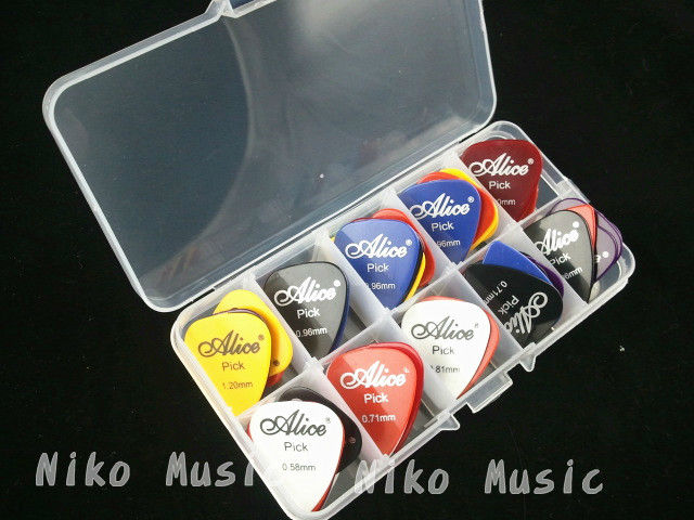 50 stk akustiske elektriske guitar picks plektre  + 1 plastic picks box case