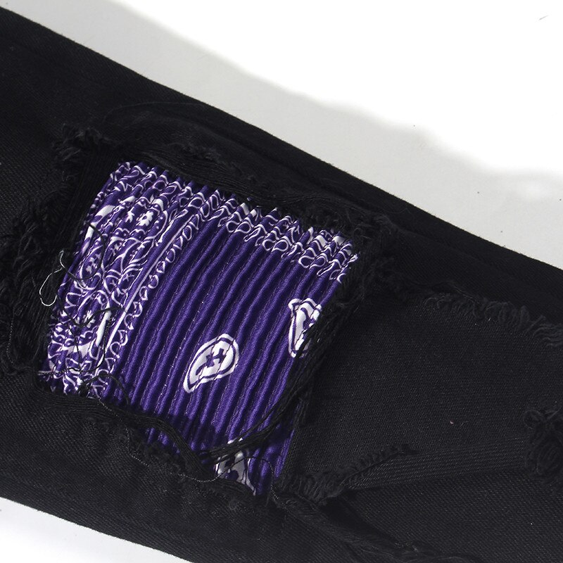 jeans da uomo strappati patchwork sul ginocchio Bandana jeans alto strada pantaloni da uomo in denim