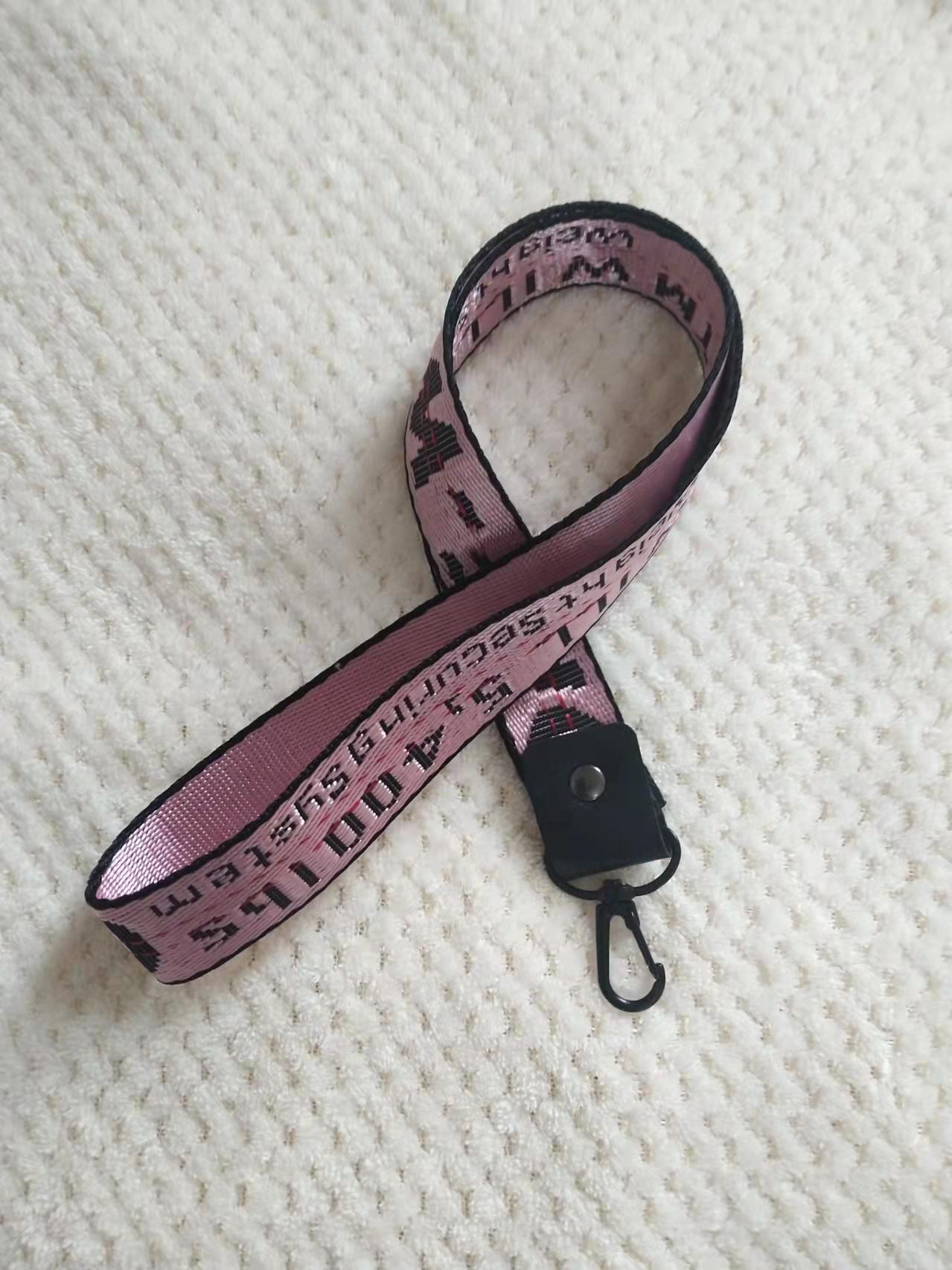 Haftowana wstążka wisząca lina na szyję kluczowa karta identyfikacyjna telefon wisiorek moda odpinany naszyjnik iPhone opaska dla mężczyzn i kobiet: Pink