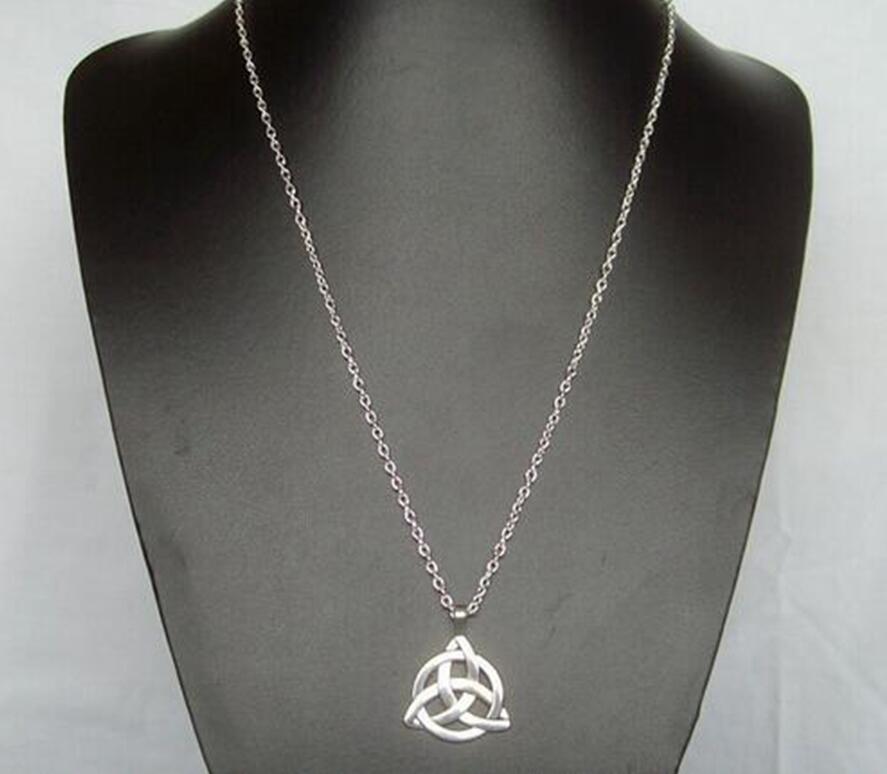 Triquetra Trinity Knot Catena Dei Monili Della Collana FAI DA TE 60 cm Collana Lunga di modo Pagan Protezione Spirituale Collane Regalo FAI DA TE