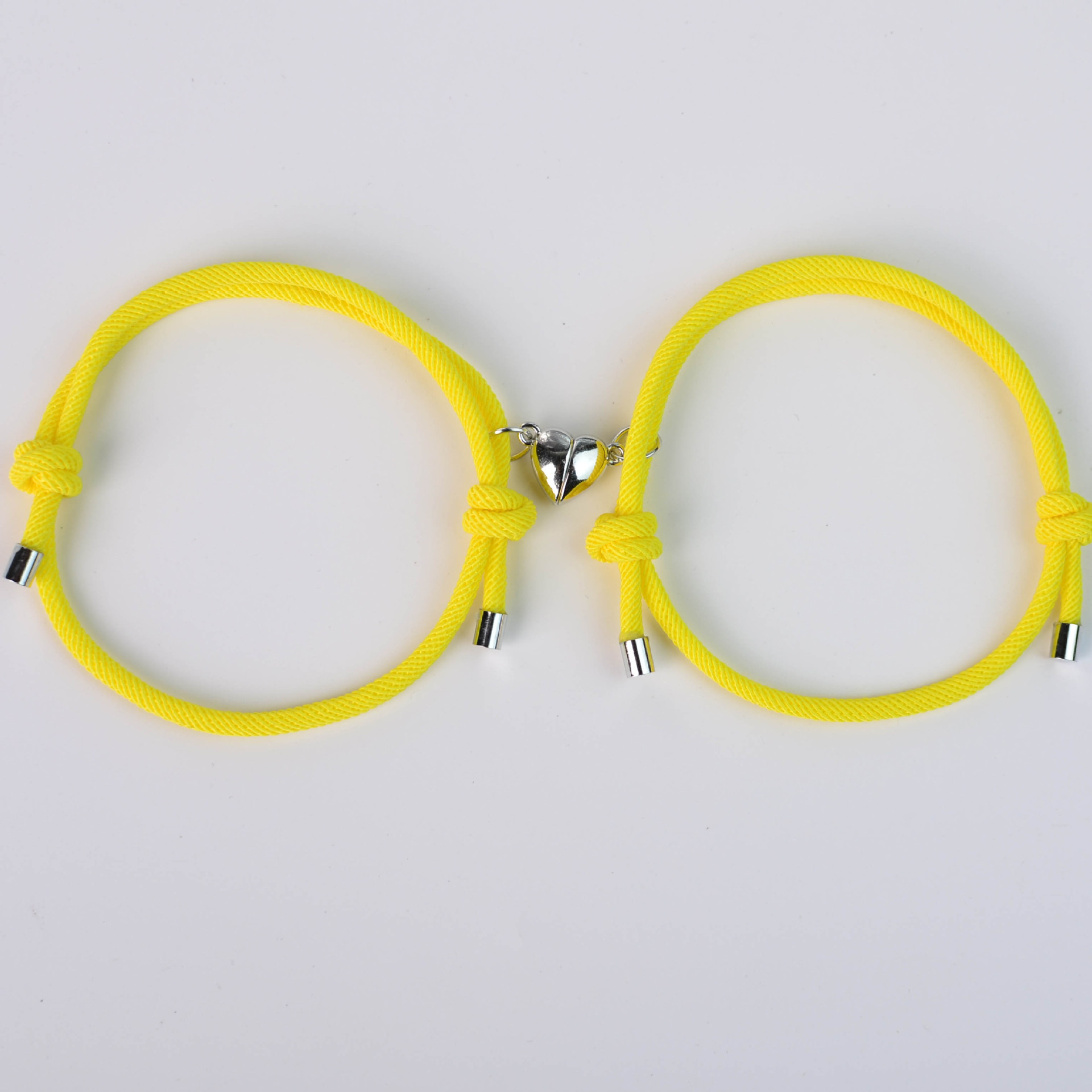 2 uds pulsera magnética pulsera magnética pareja cerradura corazón pulsera magnética cuerda trenzada ajustable pulsera de amistad para dos: Color amarillo claro