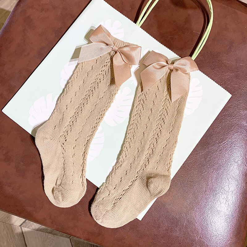 Leuke Bows Baby Sokken Zomer Kids Baby Meisje Kniehoge Sokken Effen Kleur Ademend Gat Baby Peuter Lange Floor Sokken: khaki