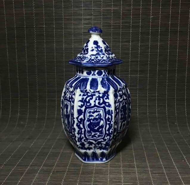 China Jingdezhen town blauw en wit porselein vaas