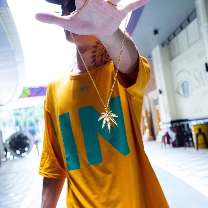 Hemp Leaf Pendant Charm Chain Necklace Maple Leaf Necklace for Men and Women Hip Hop Stainless Steel Necklaces Jewelry