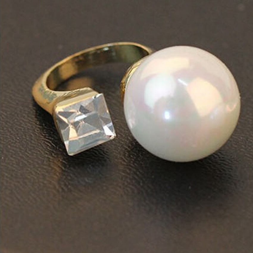 Meetcute Coming White Round Simulated Pearl Beads Big Rings for Women Luxury adjustable Wedding Ring Female Jewelry