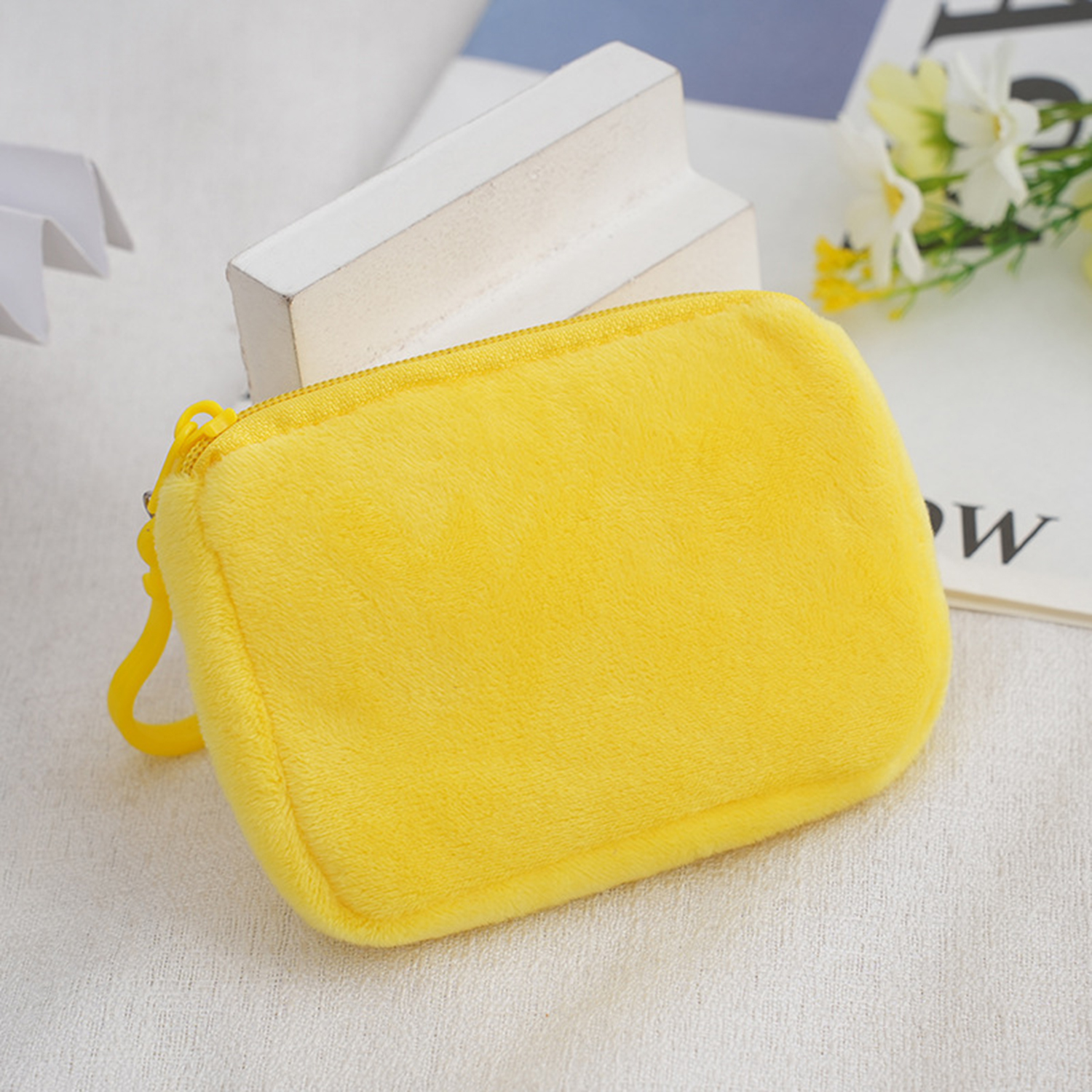 Solid Color Plush Coin Purses Mini Coin Wallet Storage Bag Card Holder Credit ID Wallet Pocket Women Girls Female Coin Purse Zip: Yellow