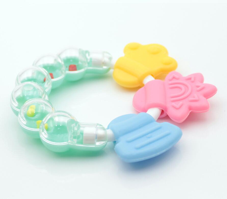 Ryste rangle baby-lillebørnes legetøj med blødt silikone vedhæftning pædagogisk armbånd legetøj til at tygge nyfødt baby 3+: Grøn