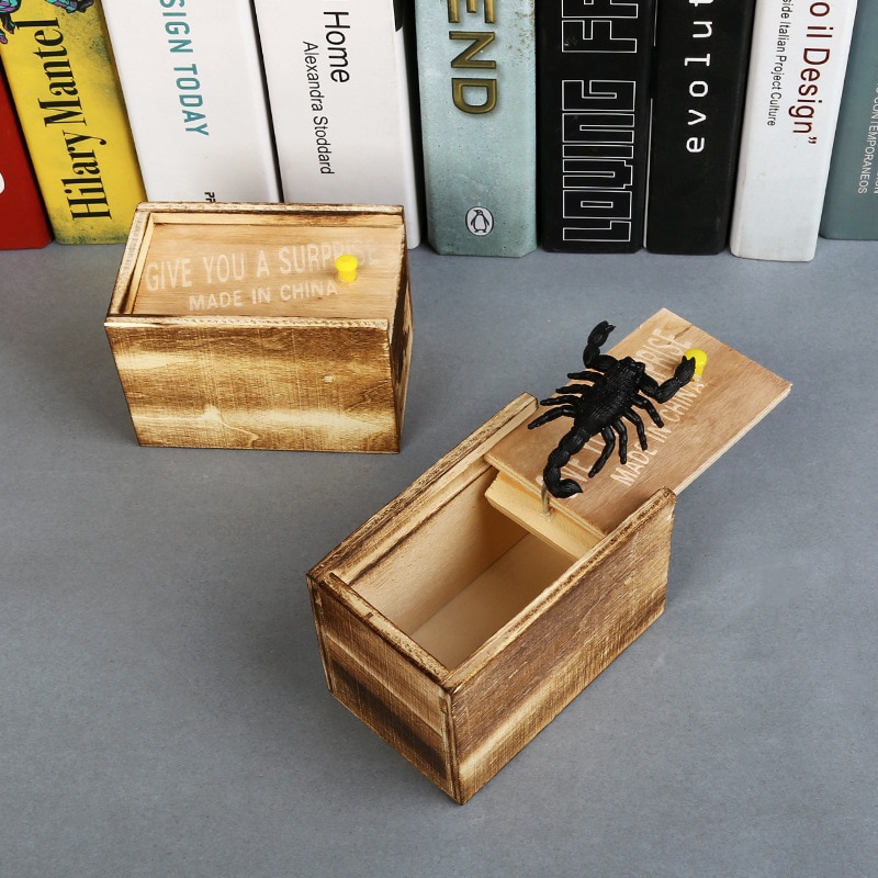 Sjov skræmmeboks træprank edderkop skjult i tilfælde af stor prank-træ skrækasse interessant spil trick joke legetøj