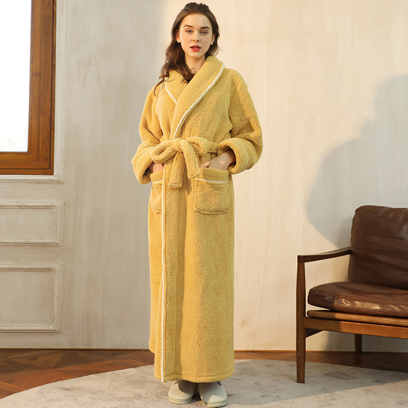 Vrouwelijke Herfst en Winter Warm Lange Flanel Dikke Paar Bad Badjassen Mannen Vrouwen Pyjama Douche Gewaad Badhanddoeken Voor Volwassenen