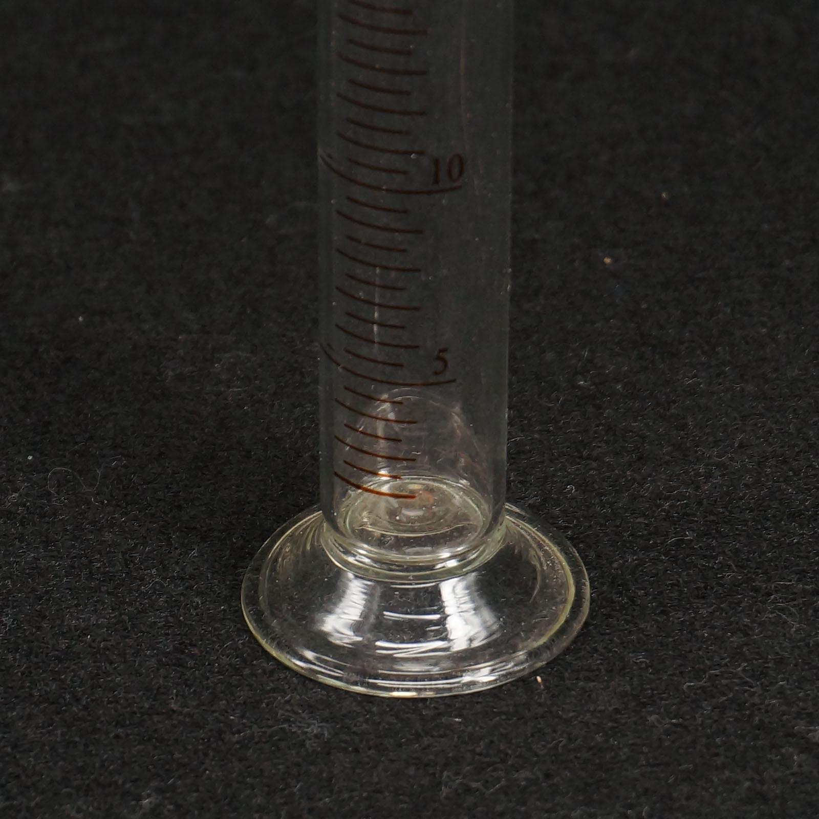 20ml Lab Glass Graduated Measuring Cylinder 110mm Height With Spout Glassware