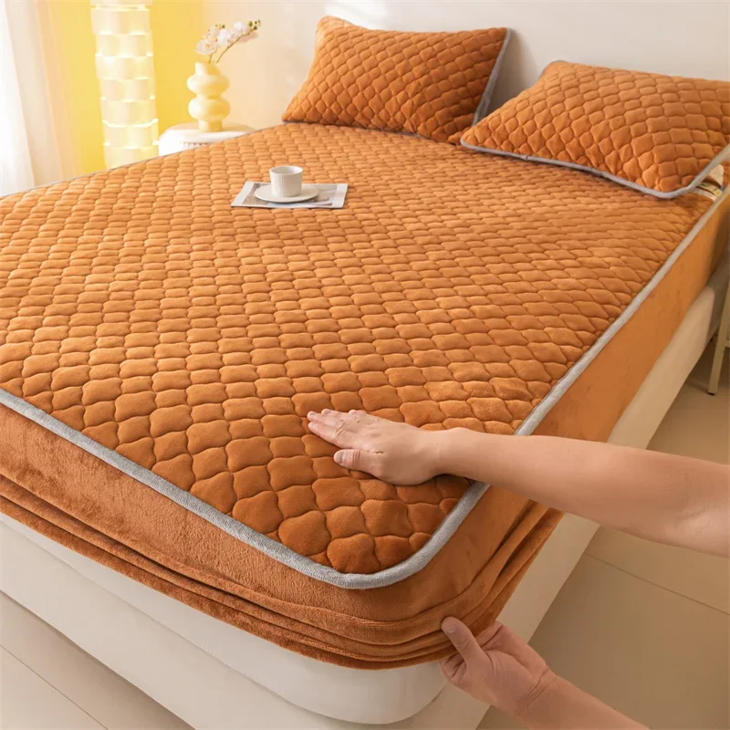 Super dikke fleece warme matrashoes All-inclusive pluizig gewatteerd hoeslaken Effen kleur matrasbeschermer voor de winter
