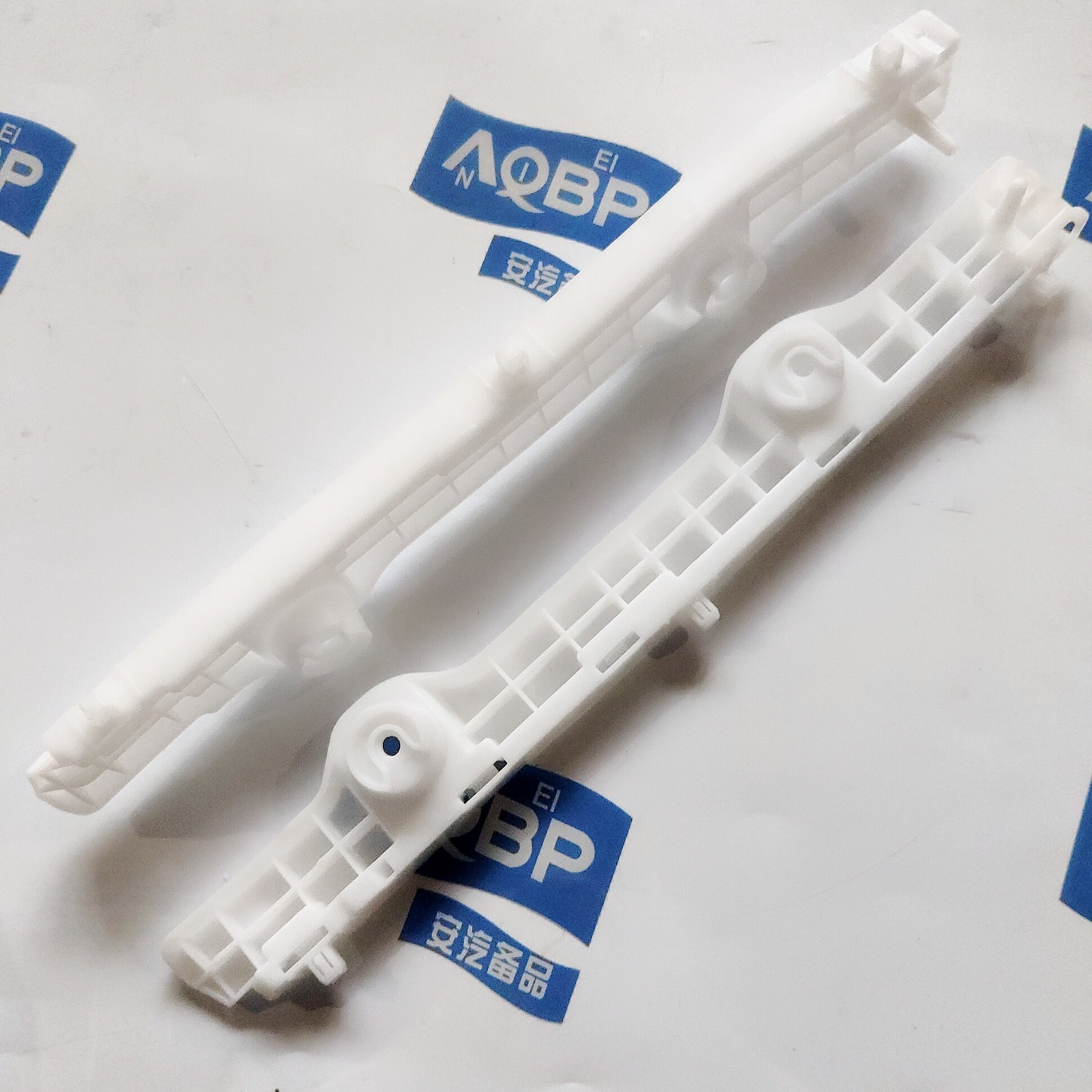 Cars Front Left and Right Bumpers Support Brackets 2803410V6500 2803420V6500 for JAC M4