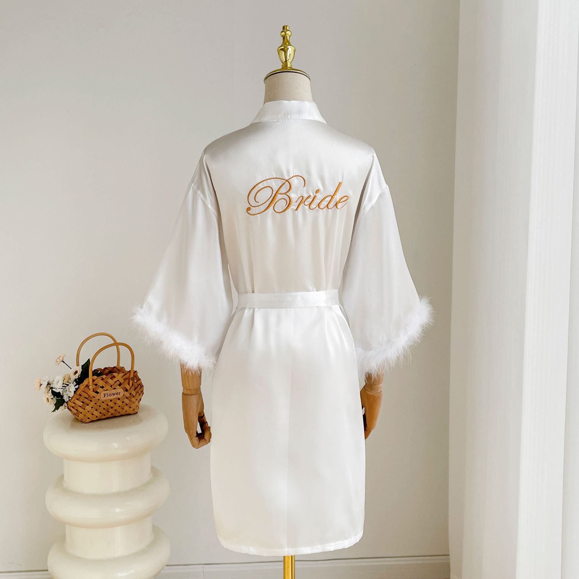 Robe de demoiselle d'honneur en Satin, Kimono, Lingerie intime, Sexy, manches plumes, peignoir, chemise de nuit, vêtements de nuit courts, taille unique: GRIS