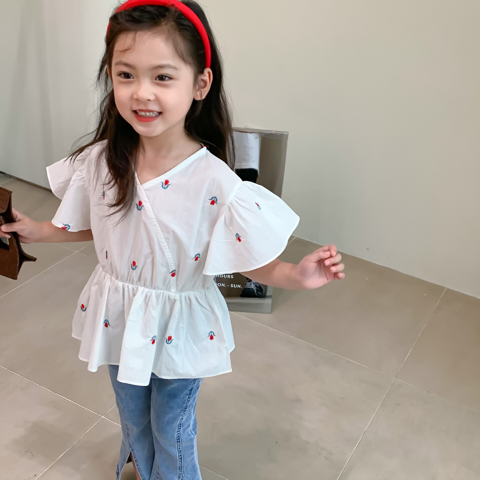 Camisas para niñas, ropa de verano para niños, Blusa de manga voladora con bordado de flores para bebés, camisa suelta informal de algodón, Tops: White / 6T(120)