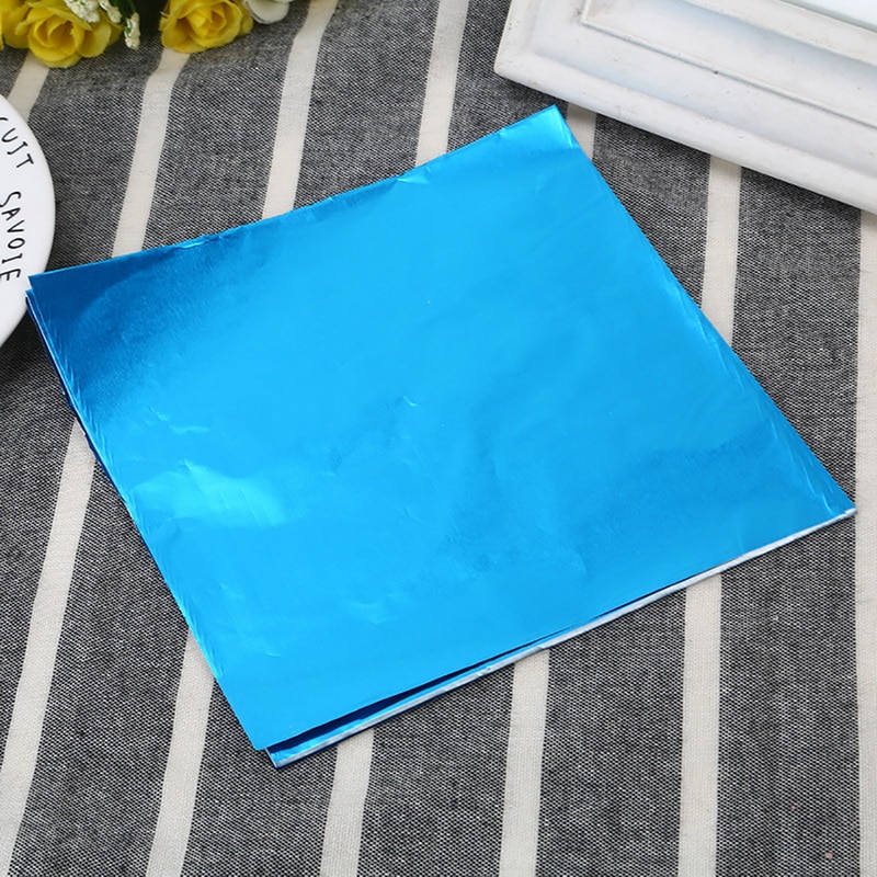 Junijour 100 st 8 x 8cm självmat aluminiumfolie papper choklad godis förpackning 10 färger fest födelsedag omslag folie pappersklistermärke