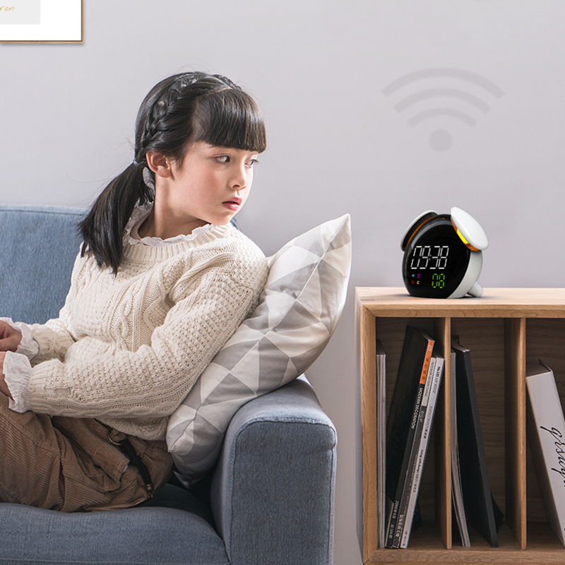 Intelligente Kind Wekker Nachtkastje Wekker Elektronische Mini Digita Klok Horloge Kleine Bureauklok Lichtgevende Stille