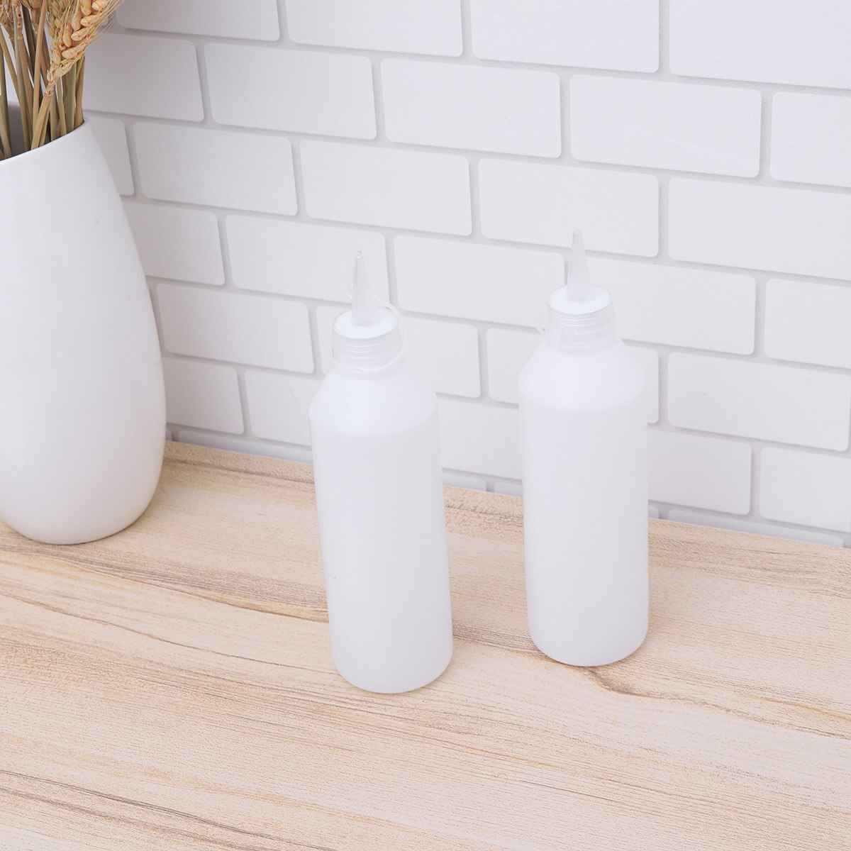 2PCS 500ML Squeeze Bottles Leak-proof Caps Dispense Squeeze Polyethylene Bottle for Liquid Home Use