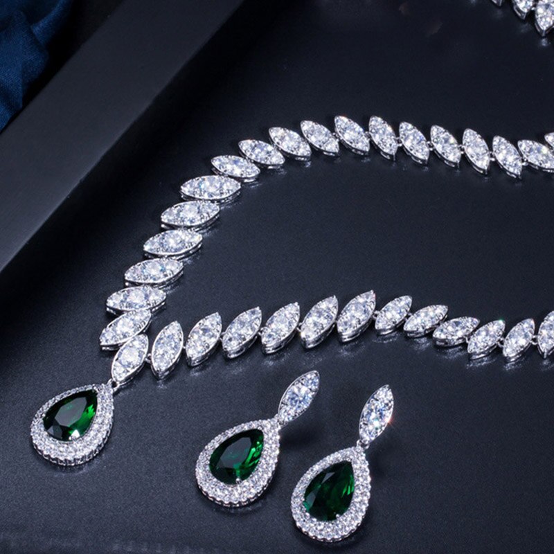 Pera CZ di Lusso Damigella D&#39;onore Accessori Cubic Zirconia Pietra Grande Da Sposa Da Sposa Pera Cut Caduta Set di Gioielli Per Le Donne J048: Emerald Green