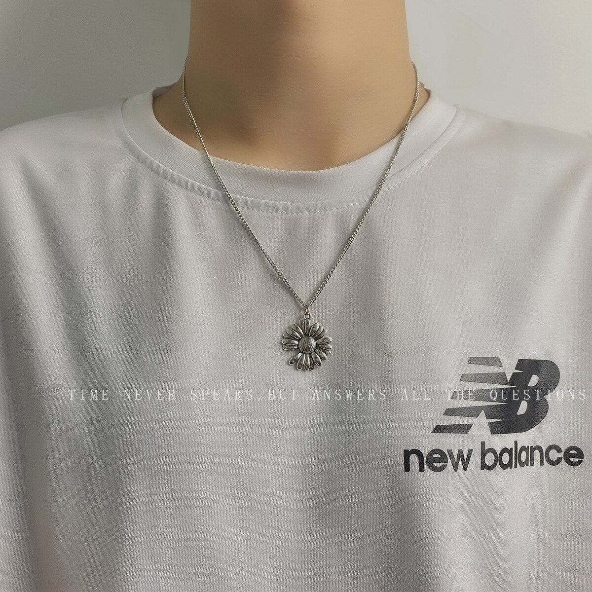 Ketting Vrouwen Chrysant Kettingen Vrouw Ketting Hanger Eenvoudige Sieraden Unisex Zilver Kleur Trendy Zoete Zinklegering Naszyjnik: SilverColor
