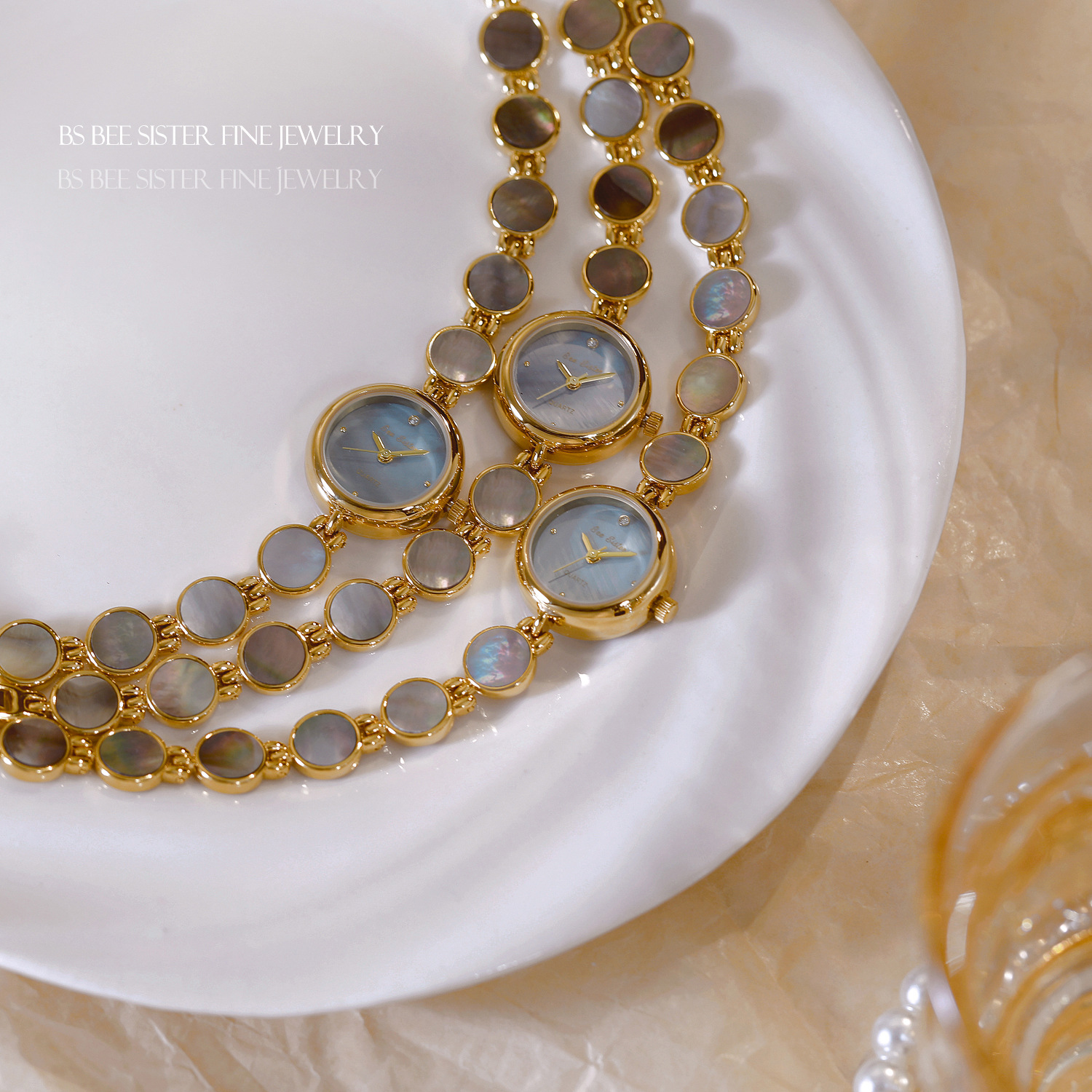 Nieuw in dameshorloges luxe mode schelparmband dame jurk horloge goud kleine wijzerplaat quartz horloge