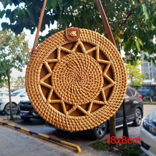 2020 rotonda Borse di Paglia Delle Donne di Estate Rattan Handmade Sacchetto Tessuto Spiaggia Cross Body Bag Cerchio Della Borsa Della Boemia Bali prezzo Più Basso l31: 18x8 xiaopi wujiao