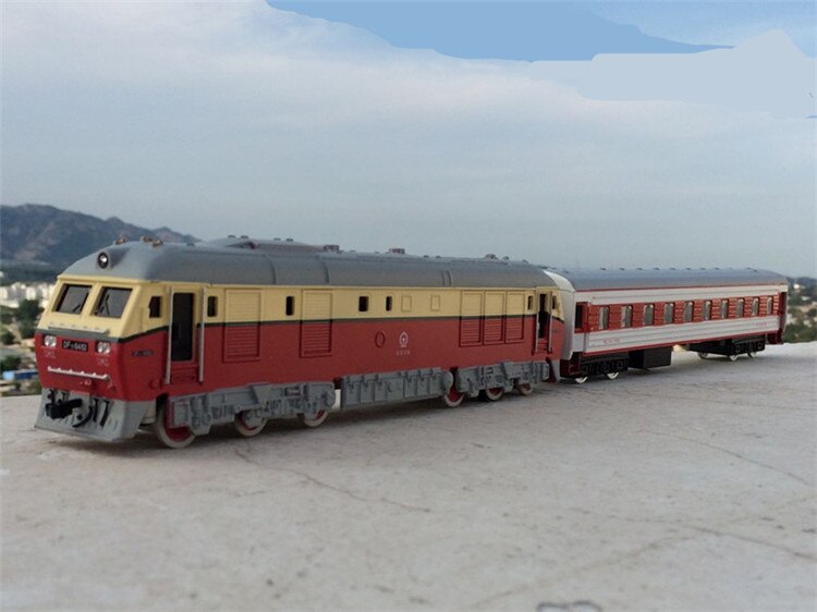 High simulation train model.1:87 scale alloy pull back Double train, passenger compartment,metal toy cars: 8