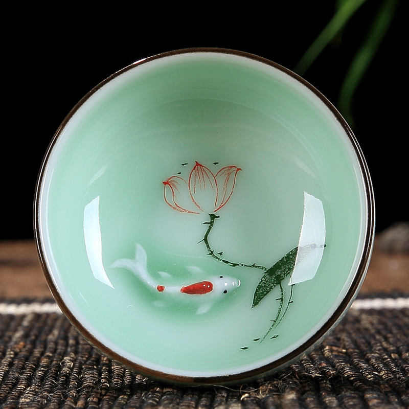 Juego de té chino de Kung Fu Celadon, tazas de té redondas planas de loto Pu'er pintadas a mano, tazas de té de loto de cerámica de carpa individual, 60ml,
