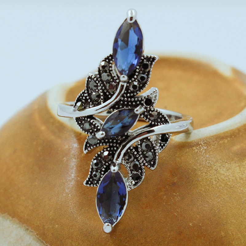 Vintage Blue Rhinestone Tak Ringen Vrouwen Antiek Zilver Kleur Hollow Crystal Grote Ring Wedding Party Sieraden
