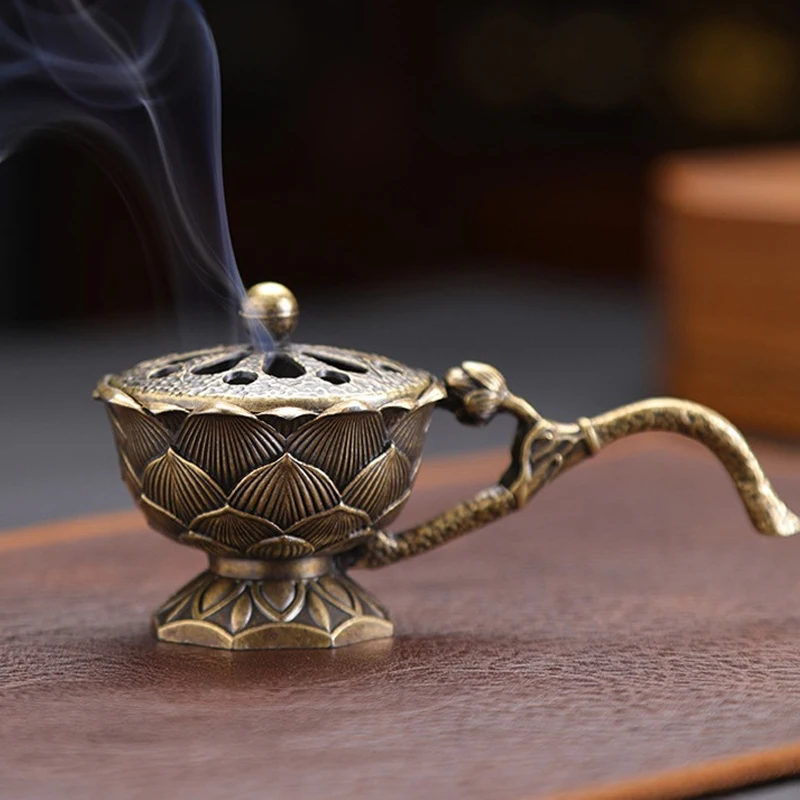 Quemador de incienso de flor de loto con mango, quemador de incienso hueco de loto de latón y cobre Retro, artesanía de Metal pequeña para decoración del hogar