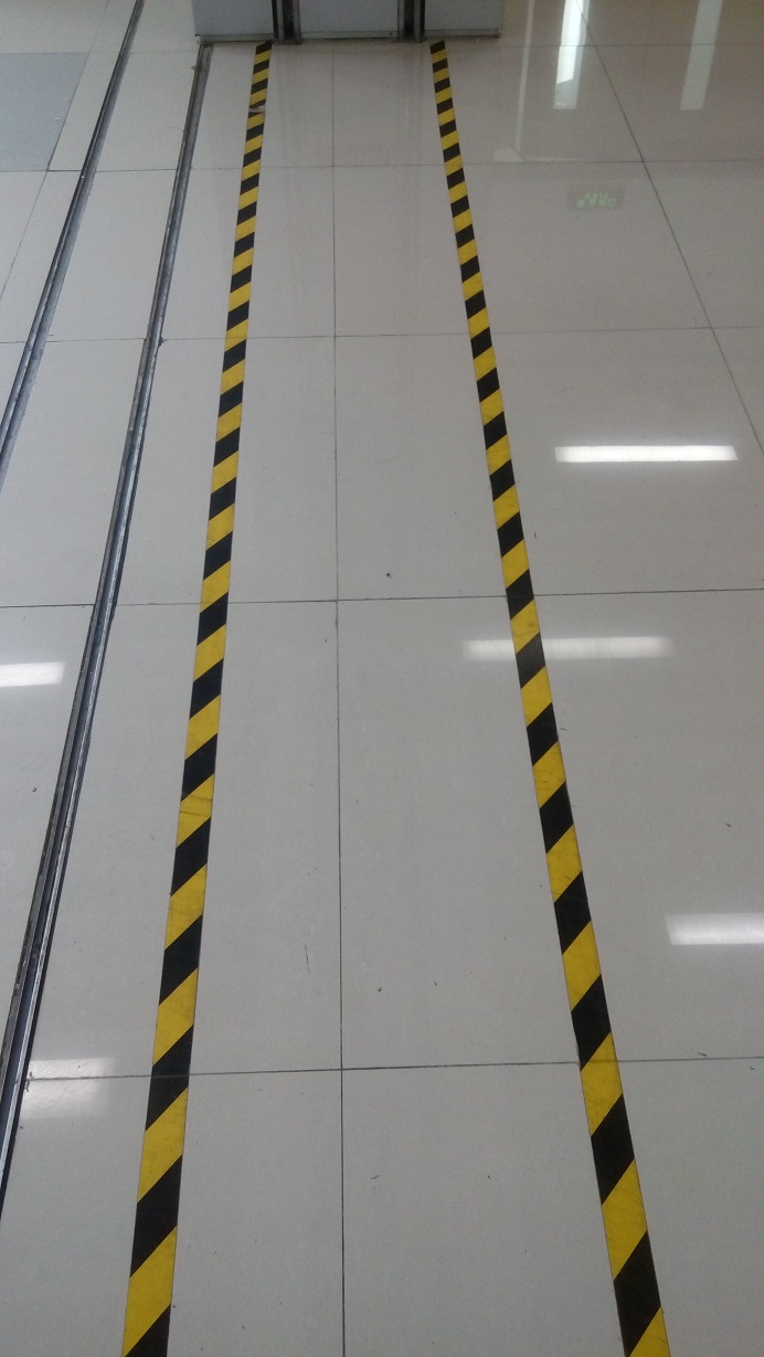 Gang Deur Fabriek Workshop Floor Veiligheidswaarschuwing Zelfklevende Tape 5Cm * 17 Meter