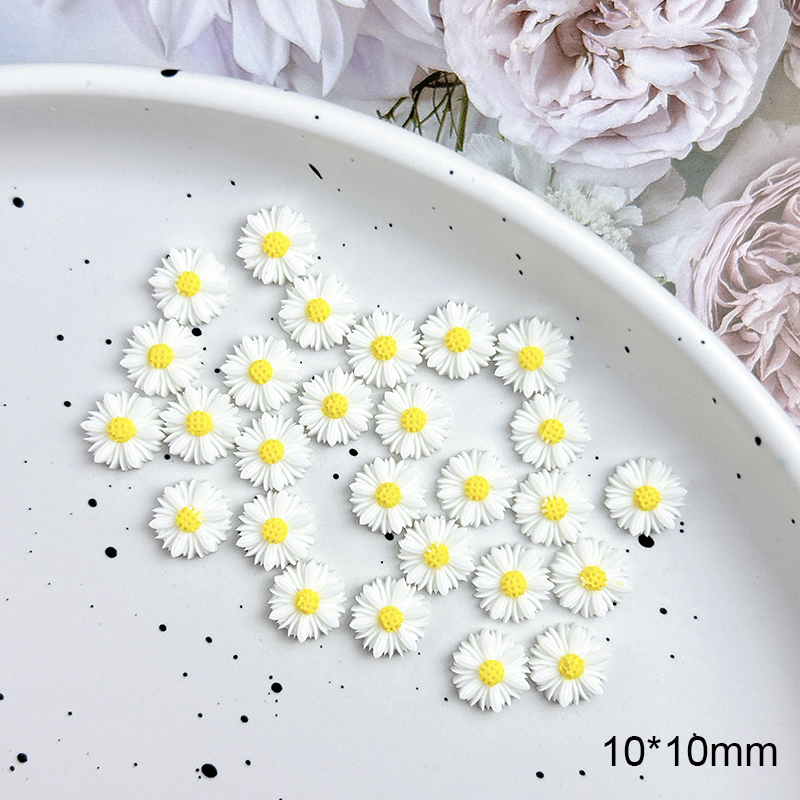50 Uds. De Mini dijes de margaritas de resina 3D para uñas, flores blancas, decoración artística de uñas de verano, accesorios de manicura DIY, manualidades: Beige