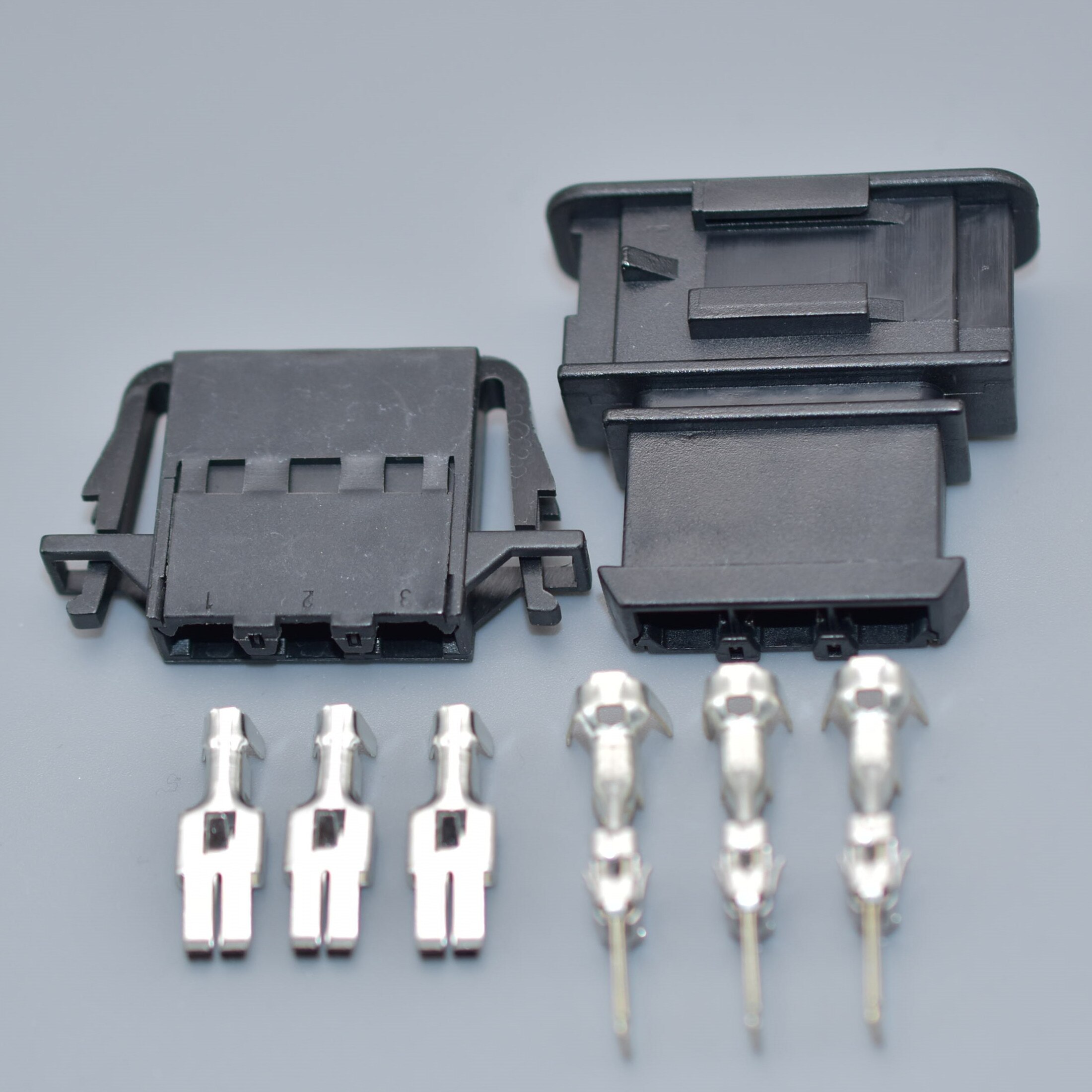 shhworldsea 3 Pin 1J0972763 Auto Blower Heater Socket For VW Tiguan Sagitar Magotan 1J0972753 6.3 Series Car Wire Connector