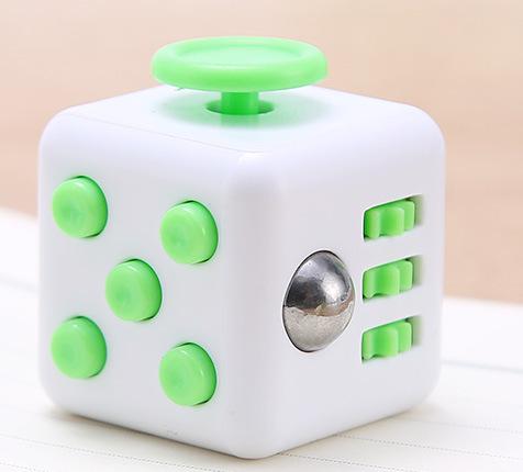 Giocattolo di decompressione multi-play Fidget cubi impegnati decompressione illimitato giocattolo per adulti dadi di decompressione tendenza LOGO: qinglv